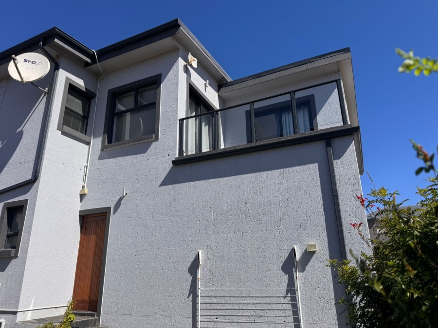 4 Bedroom Property for Sale in Hartenbos Heuwels Western Cape